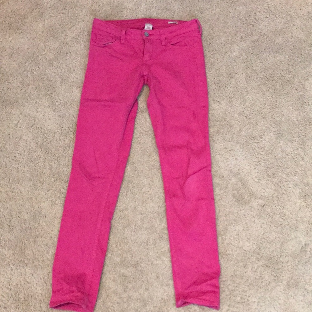 hot pink pants